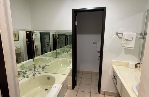 Central San Pedro Hotel | Portside Inn & Suites