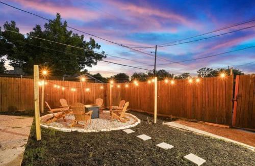 Northwest Dallas House | Posh 6BR 3B Home with Pool Media Game Room & Hot Tub