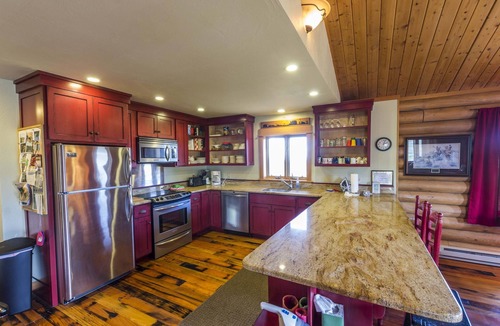 Harrison Cabin | Potosi Creek Cabin near Pony