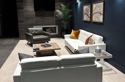 Burley Apartment | Premium 2-bedroom deluxe luxury suite above a private speakeasy