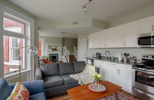 Midtown Apartment | Premium Bi-level Apartment in Heart of Midtown!