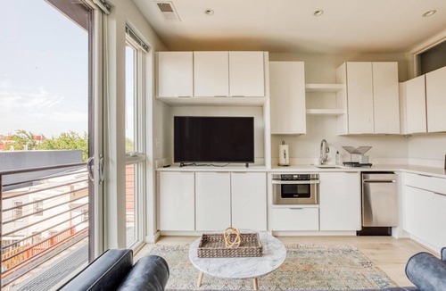 H Street Corridor Apartment | Premium H Street 1BR w/W/D, nr Light Rail Station & Buses, by Blueground