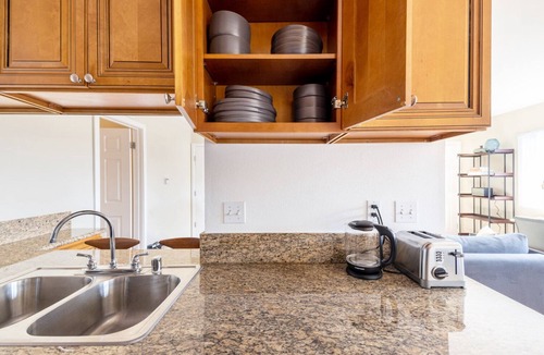Del Rey Apartment | Premium Marina Del Rey 1BR, walk to marina, shops & dining, by Blueground