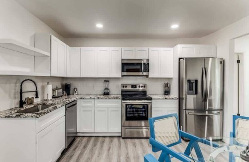 North Dallas House | Preston Hollow Charming Cottage/Large Yard