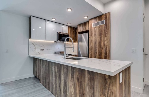 Downtown Vancouver Apartment | Prime Downtown West End | Quiet 2BR Retreat