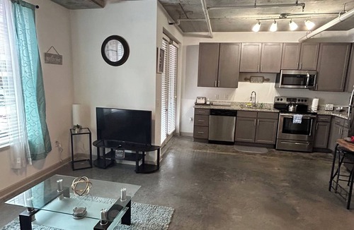Downtown Richmond Apartment | Prime Location, Travel Professionals “Sweet Spot”
