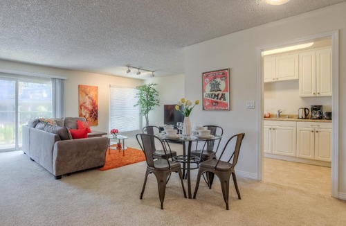 Marina Peninsula Apartment | Prime Marina Del Rey ❤ 1Br, 1Den, 3Beds