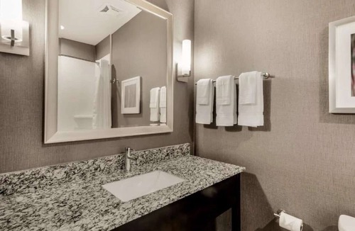 Milpitas Hotel | Prime Milpitas Location | Pool, Fitness & Dining