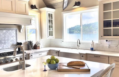 Coeur d'Alene House | Pristine waterfront estate on Lake Coeur d'Alene