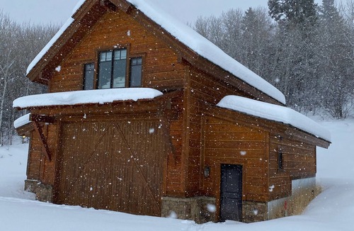 Ririe House | Privacy and Views in Swan Valley - Short Drive to Victor and Jackson