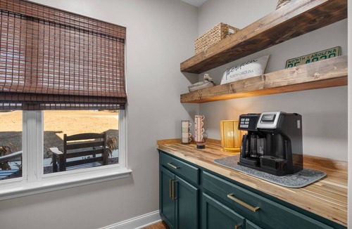 Aberdeen House | Privacy in the Pines + Hot Tub +Custom Fire Pit