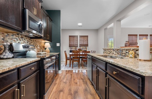 Aberdeen House | Privacy in the Pines + Hot Tub +Custom Fire Pit