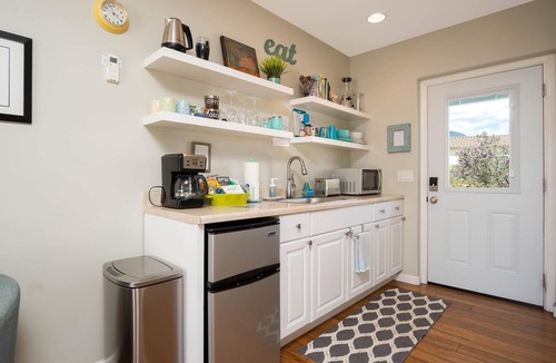 Cottonwood-Verde Village Apartment | PRIVATE 30' SWIMMING POOL & HOT TUB Amazing Views & Serenity Close to SEDONA!