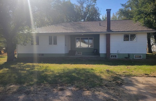 Chelsea House | Private, 4-bedroom country house in Chelsea. Located on the Iowa River.