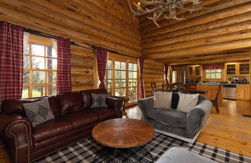 Gallatin Gateway House | Private and spacious mountain retreat w/views, privacy, hot tub, & guest house!