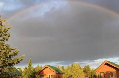 Last Chance Cabin | Private Cabins 2 - 2 Queens