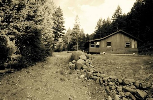 Pray Cabin | Private, Comfortable Cabin Set Near A Charming Creek.
