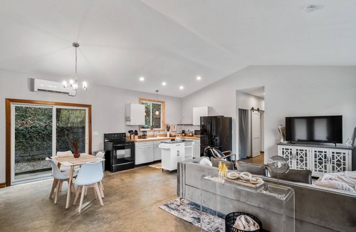 Anderson Township Cottage | Private & Cozy Modern Bungalow Conveniently Located