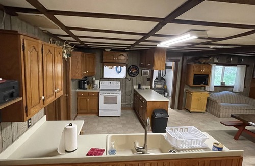 Howard Cabin | Private family lodge on 42 serene acres- 15 minutes to Penn State- Centre County