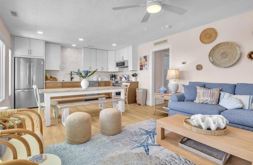 Surf City House | Private Heated Pool - Gorgeous Cottage - Game Room - 2 min from Beach