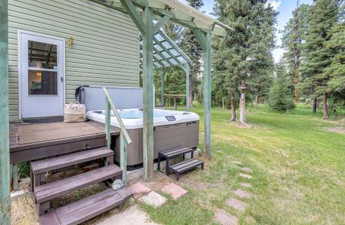 Lincoln House | Private Hot Tub Enchanted Hideaway in Lincoln!