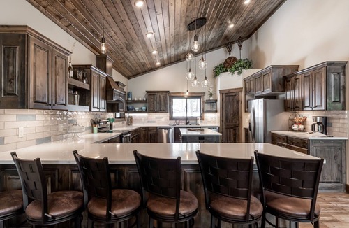 Island Park Cabin | Private Hot Tub | Luxury Cabin in the Mountains | Minutes to Yellowstone