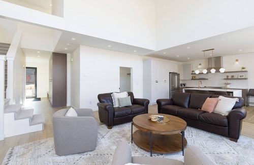 Big Sky House | Private Hot Tub | Wood Stove | Ample Parking | Minutes to Town Center