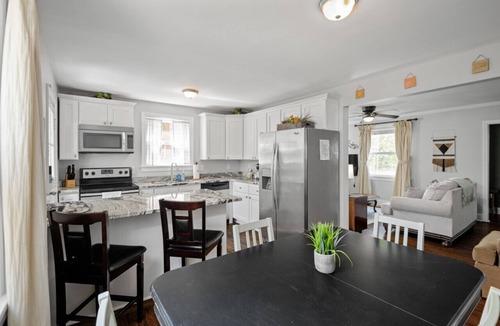 Forest Hill Terrace House | Private House & Yard Central Location to all RVA