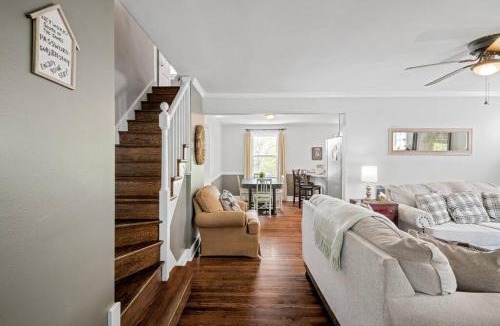 Forest Hill Terrace House | Private House + Yard Central Location to all RVA