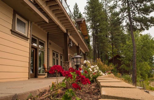 Loon Lake House | Private lake house on Deer Lake