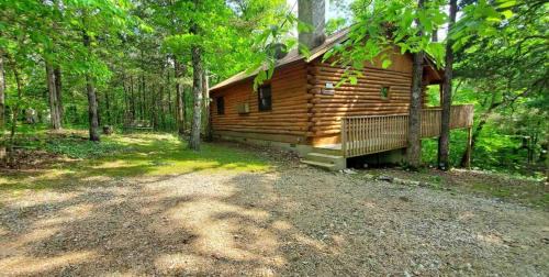 Eureka Springs Ski Chalet | Private Log Cabin #3 at Wisteria