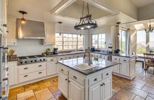 Topanga Villa | Private Malibu Villa w/Mtn & Sunset Views!