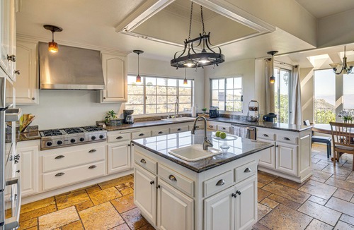 Topanga Villa | Private Malibu Villa w/Mtn & Sunset Views!