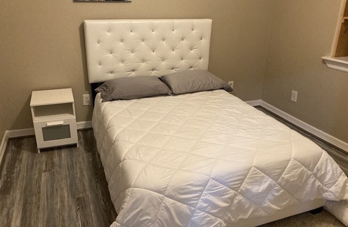Midtown House | Private Midtown 2 Br Apt w/ Full laundry & Balcony.