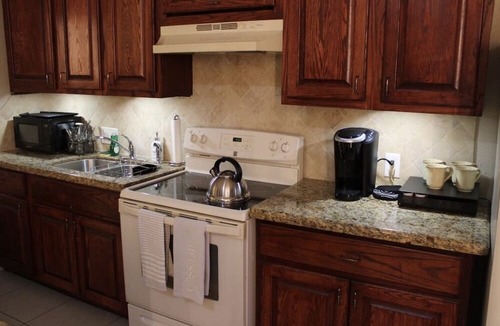 Midtown House | Private Midtown 2 Br Apt w/ Full laundry & Balcony.