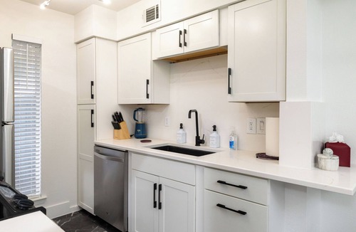 North Dallas Condo | Private Patio + Community Pool - First-Floor Condo