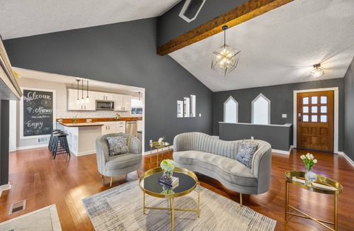 Lilburn House | Private Pool, Game Room, Pool Table & 20 Minutes to Atl Attractions & $150 in activities included!