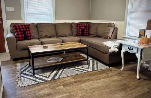 Mount Jackson House | Private Pool | HotTub | Sauna | Wineries | Hikes