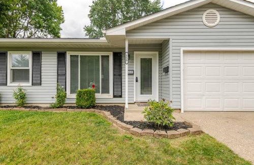 Royal Manor House | Private Ranch- Entire Home - Hot Tub - Pets & Kids Welcome - King Bed - Fenced Backyard - Free WiFi