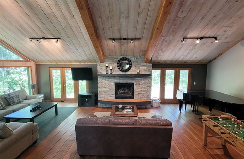 Hailey House | Private Retreat @ Zinc Spur Estate , including 2Bed Guest House & separate spas