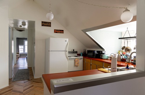 East Central Apartment | Private Retro Loft in Downtown SLC