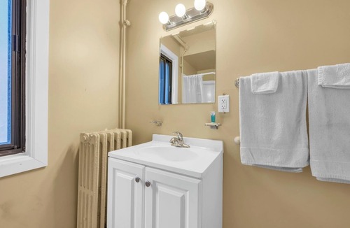 Riverview Apartment | Private Room and Bath | Brownstown Near Detroit