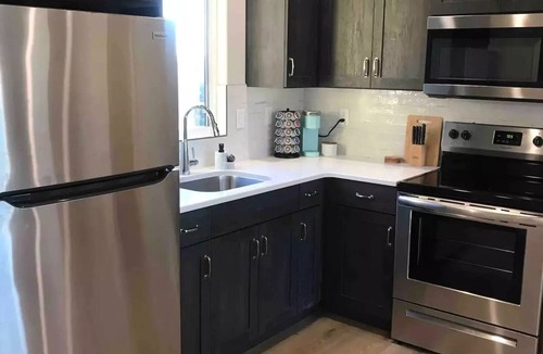 Hurricane Apartment | Private Scenic Stay at Sycamore Lane