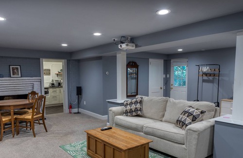 North Chesterfield Apartment | Private Suite : Outdoor and movie lover's dream