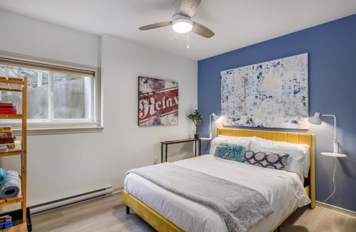 Black Mountain Apartment | Private Suite, Panoramic Views, Hot Tub, Wineries