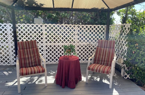 Del Cerro House | Private Suite with Pool - Newly Decorated - Centrally Located