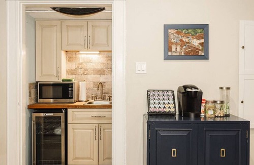 Cincinnati House | Private Top Floor 4BR Suite at Marion Hall Mansion