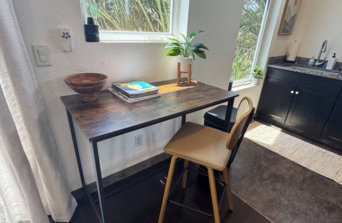East Naples Apartment | Private Tree Top studio - 1 mile to 5th Ave, all the action & Naples Beach!