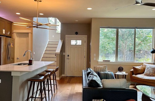 South Manchaca Condo | Private Upstairs Retreat, Sleeps 4, South Austin