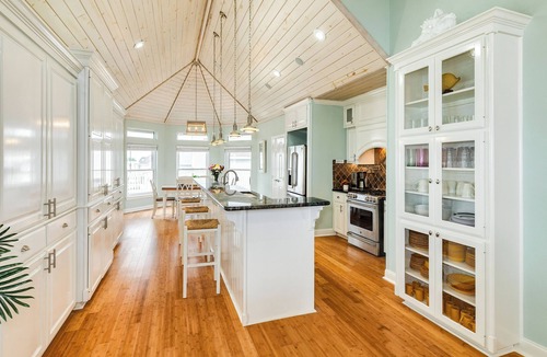 Pirates Beach House | Private West End Home, Dog Friendly, Open Deck & Large Patio - Ready for You!